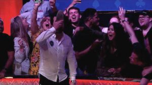 Finalmente Chris Moorman: vince il suo primo braccialetto WSOP e beve dalla scarpa!