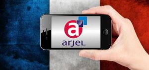 Liquidità condivisa poker online: la Francia vuole bruciare le tappe ed apre le procedure per le licenze