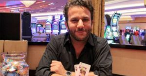 John Langevin, cuore di mamma: vince un torneo di poker per pagarle le spese mediche