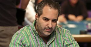 Matt Glantz accusa Zo Karim: "Sei uno scammer". Lui ammette: "Ho fatto degli errori"