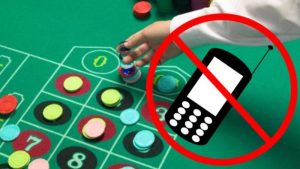 Scommettevano ai tavoli di Macao in streaming con intermediari e un'app: il fenomeno del proxy betting
