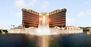Macao: gruppo di gamblers high rollers vince 10 milioni a baccarat al Wynn Palace