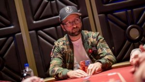 Daniel Negreanu spiega come giocare la early stage di un MTT: "Nessuno vince un torneo al Day 1"