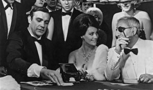 La storia di Nicky The Greek: il capo del sindacato greco che ha spennato gli uomini più ricchi d'Europa a chemin de fer