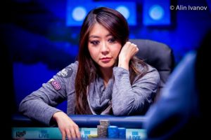 Main Event WSOPE: Maria Ho spiega il fold irreale con set di 10