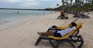 MILLIONS High Roller: Mustacchione out senza portafoglio, ma con Treccarichi e Sorrentino va al Day 2 dell'Open