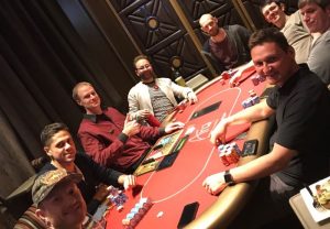 Si sente male durante l'high roller dell'US Poker Open, gli altri players consentono al rimborso del buy-in da $25.000