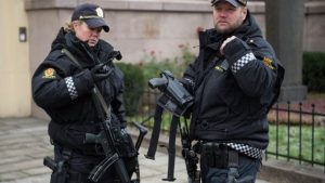 Poker live nel caos in Norvegia: irruzione di 100 poliziotti in 5 circoli ad Oslo, raffica di arresti