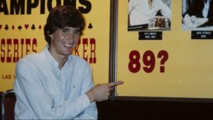 Phil Hellmuth: "A 21 anni vinsi $27.000 in un home game. Misi $20.000 in banca e volai a Las Vegas"