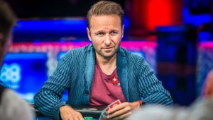 Daniel Negreanu analizza un bluff vincente su Ivan Luca a 15 left in un high roller