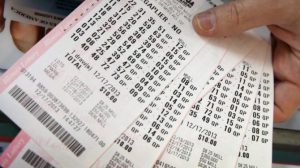 Gioca al Powerball e vince al Lotto America per 4.3 milioni: l'incredibile storia di Chuck Anderson