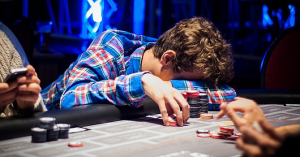 Ode al giocatore live: ecco cosa succede quando il poker blogger si schiera