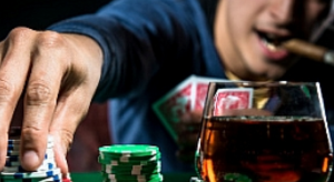 Gioco, fumo e alcol: perché i vizi non sono tutti uguali