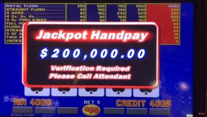 Il poker pro Bart Hanson vince $200.000 al videopoker del Caesars: "Ho una strategia..."
