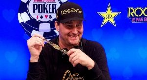 WSOP 2018: Phil Hellmuth leggendario, vince il 15° braccialetto e $458.000!