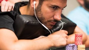 WSOPE Main Event, super Dario Sammartino: moltiplica lo stack per 15 ed è chipleader!