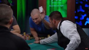 Matt Kirk il "maniac": bluffa tutto il tavolo in una partita high stakes