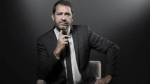 Christophe Castaner: il nuovo Ministro degli Interni francese, ex poker pro che giocava nelle "peggiori bische" di Marsiglia