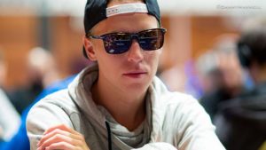 Poker online: C.Darwin2, Sasuke234, RomeOpro e Apestyles nella top 14 di tutti i tempi