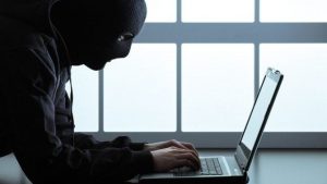 Aumentano gli attacchi del cybercrime (+60%) al gioco online: ecco le tecniche principali dei truffatori