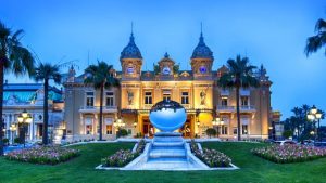 Casinò di Montecarlo: gambler di Torino ruba 14 fiches in 40 minuti, arrestato! Quando provarono a portarsi via 1,8 milioni