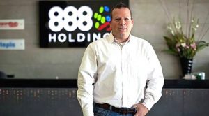 888 Holdings acquista importante poker newtwork: esce di scena Marc Larsy (e Donald Trump?)