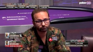 Prima il super fold, poi la disfatta: la mano con cui Negreanu è uscito rovinosamente dal 300k