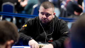 888Poker Live: Rossi e Schiano al final day con Jacobson, a Sanfilippo non basta un clamoroso triple up