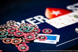 Pasticcio di un dealer all'EPT Montecarlo: sbaglia ad assegnare un piatto e confonde gli stack!