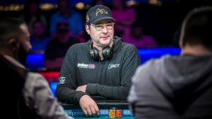 Phil Hellmuth, che bagno d'umiltà! "Nel PLO e nel 2-7 devo imparare ancora tanto"