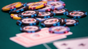 Regolamento cash game: il falso mito delle carte muckate e non recuperabili
