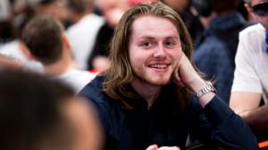 EPT Barcellona Main Event day 1A: Braco ancora benissimo, passano 12 italiani. In cima al count Simon “C. Darwin2” Mattsson