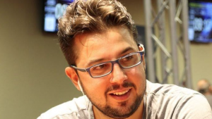 Poker Online: fiume di iscritti al Main Event, comanda "Blacktitan91". Al 3-Stacks passano Escobar e "salv4pel"