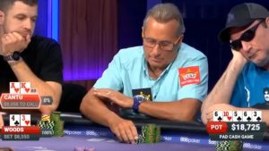 Una mano assurda tra Woods e Cantu: il bluff si rivela la mano migliore!