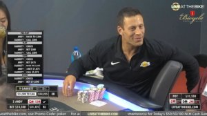Garrett Adelstein folda il second nuts al river e si salva: che lettura!
