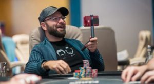 Poker Live Daily: Negreanu c'è al day 2 del Colossus, Marinelli in top ten a Malta