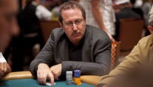 Norman Chad attacca le WSOPE: "Ma cosa è questa vergogna? State rovinando il poker da torneo!"