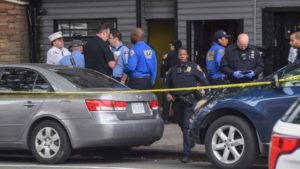 Rounders? Magari... A New York sparatoria in un circolo illegale di poker: 4 morti e 3 feriti gravi