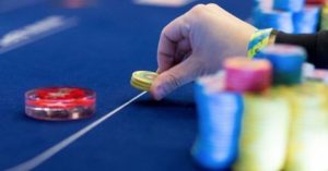 Lo straddle nel poker cash game: le tipologie, i pro, i contro