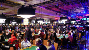 L'ossimoro del poker in crisi in presenza dei record di iscritti previsti nel 2020