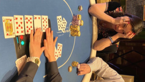 Cooler domenicale per Jennifer Tilly al cash game. Il suo poker non basta