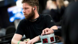 Jorryt van Hoof che forza! Saccheggia lo SCOOP con un titolo e due final table nella notte (la sua storia)