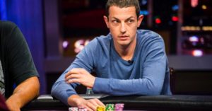 Tom Dwan tra eccessi, bluff e staking: la sua scommessa sull' UFC fa discutere su Twitter, quale book può averla accettata?