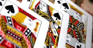 6-Max Cash Game: con le Donne ci fanno check-raise su flop Jack Alta. Che si fa?