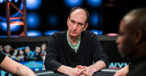 WSOP 2021: Erik Seidel ci prova nel Seven Stud Championship Hi-Lo, Pesca in corsa nell'evento 74