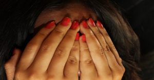Poker live per i meno esperti: hai fatto un errore ridicolo? Comportati così