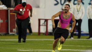Invasore al Super Bowl scommette su stesso: il bookmaker non paga la super vincita