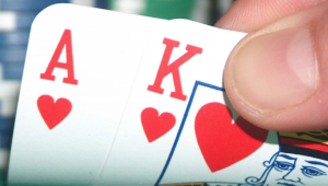 Se Asso-Kappa non prende il flop, cosa facciamo? Andiamo comunque in C-Bet?