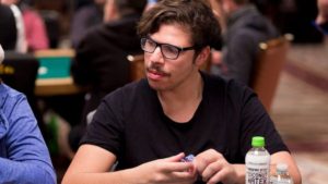 MTT Online: che notte per Mustapha Kanit tra vittorie e tavoli finali su PS