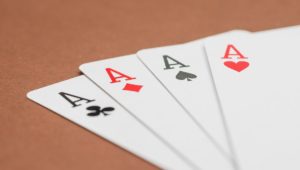 Vuoi giocare a poker gratis questo weekend? Scopri come!